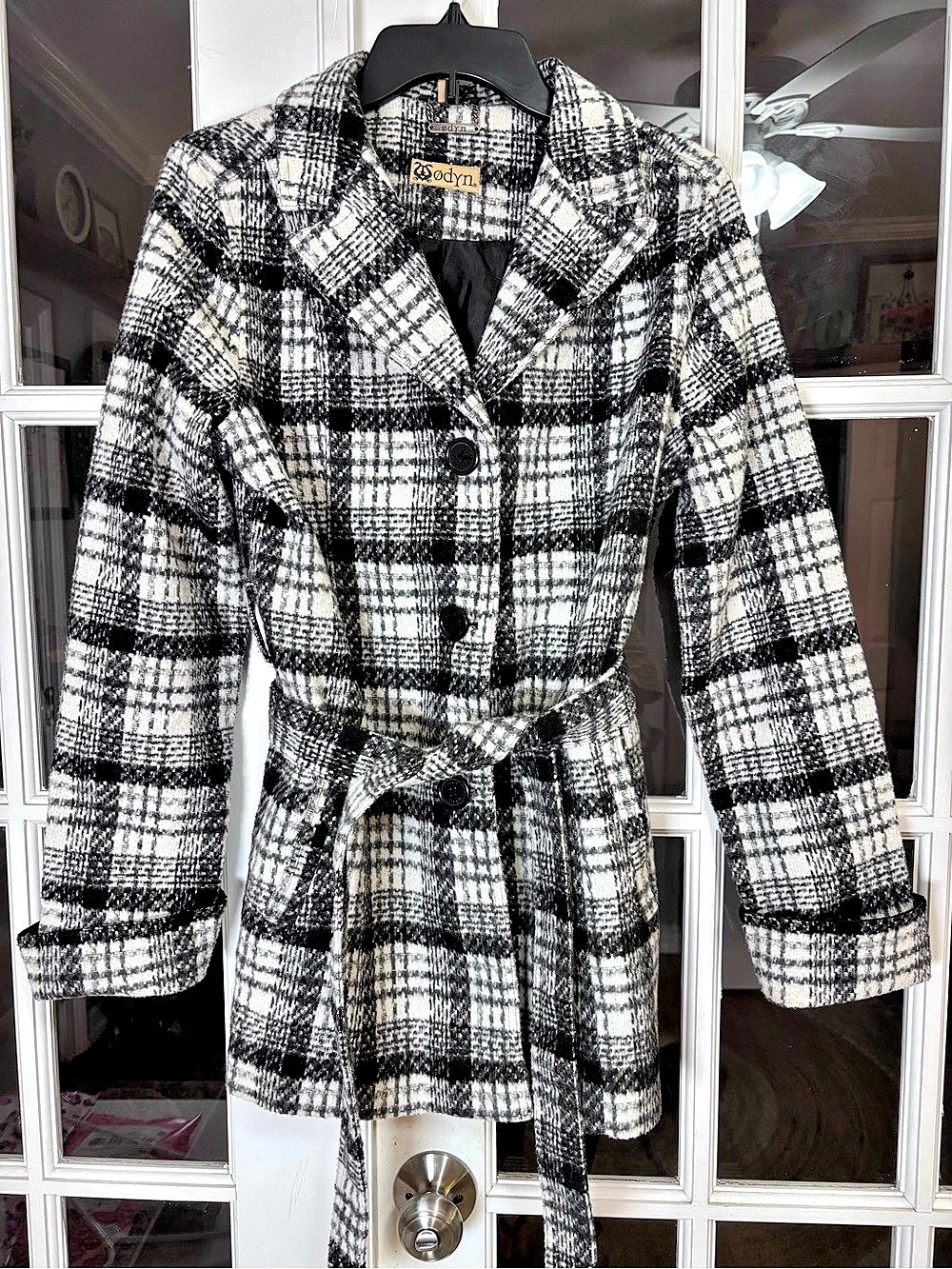 Odyn Plaid Belted Coat in Black & White Size Large